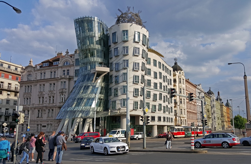 The Dancing House (1996)